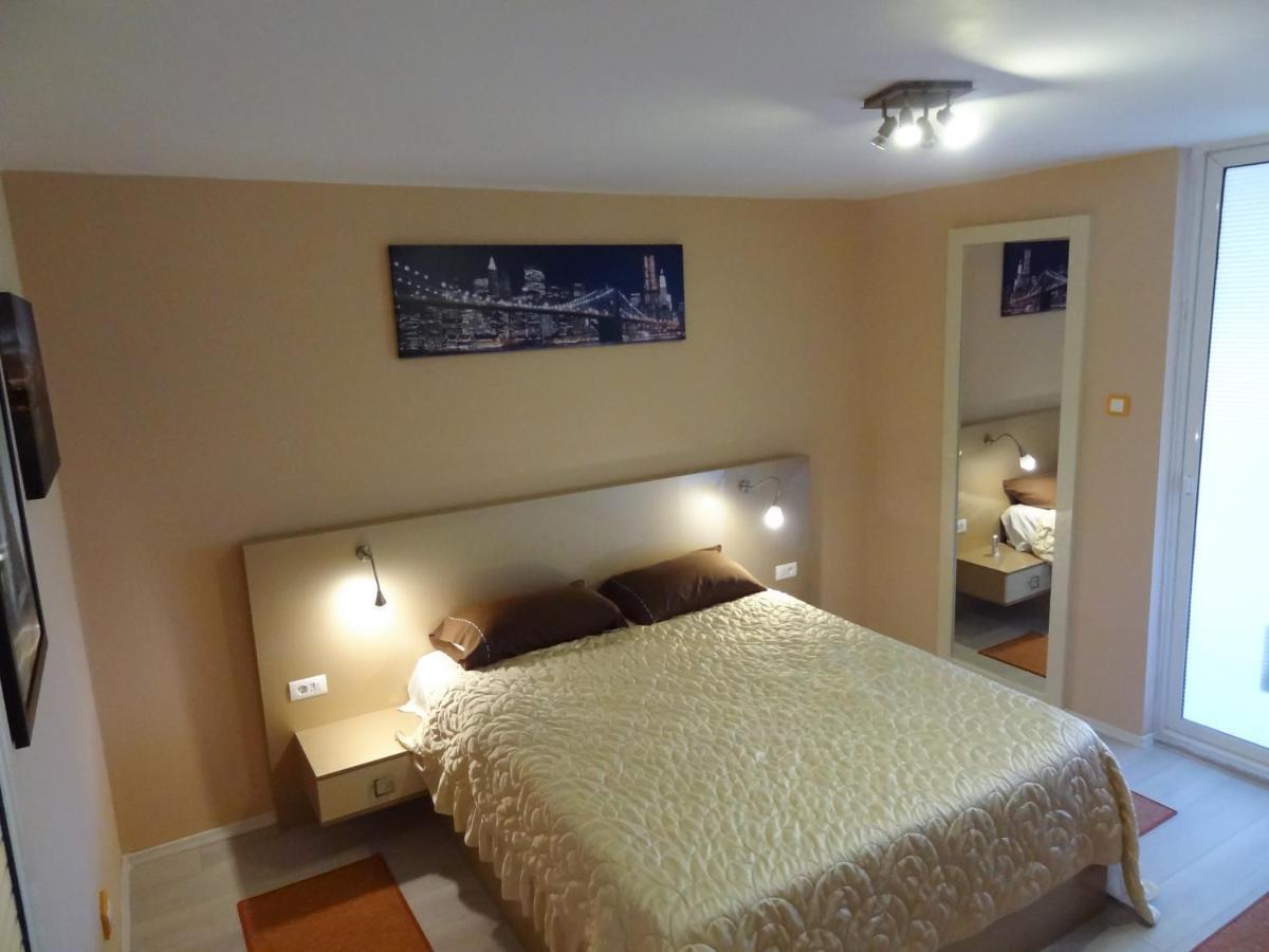 Lvc,Lac & Nyc Apartshotel Faleza Галац Экстерьер фото