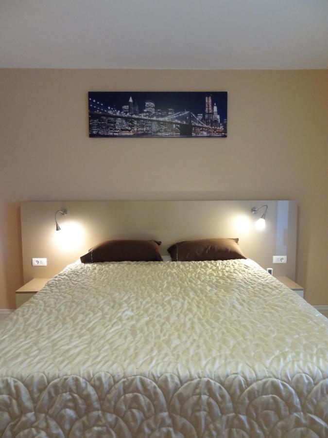 Lvc,Lac & Nyc Apartshotel Faleza Галац Экстерьер фото