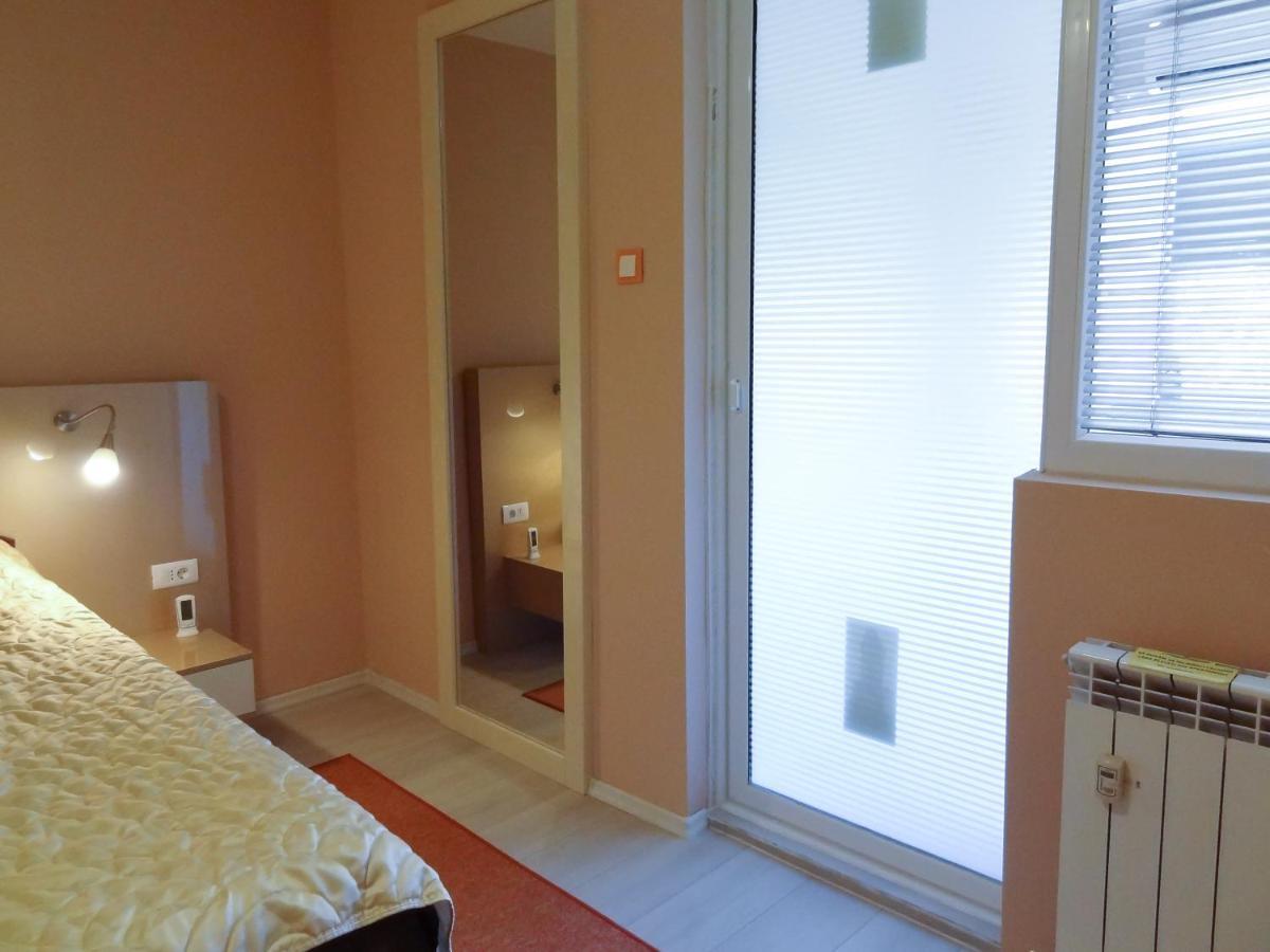 Lvc,Lac & Nyc Apartshotel Faleza Галац Экстерьер фото