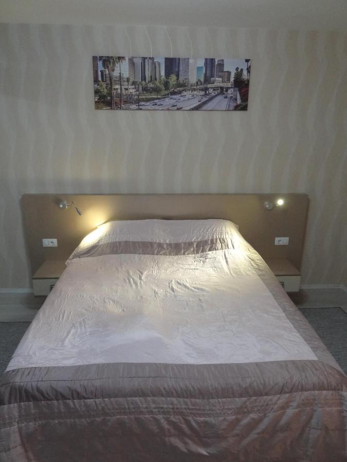 Lvc,Lac & Nyc Apartshotel Faleza Галац Экстерьер фото